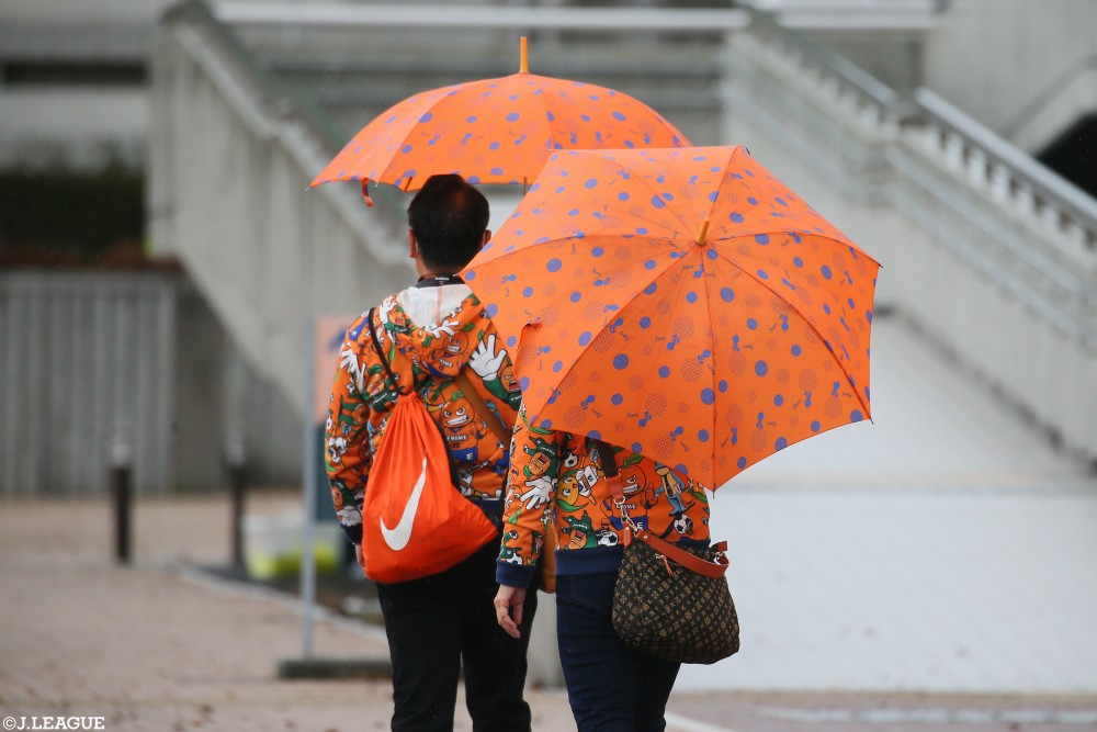 雨の日だって忘れられない一日に 空模様は関係ない 雨の日だって楽しめる６つの観戦グッズを紹介 ｊリーグ Jp