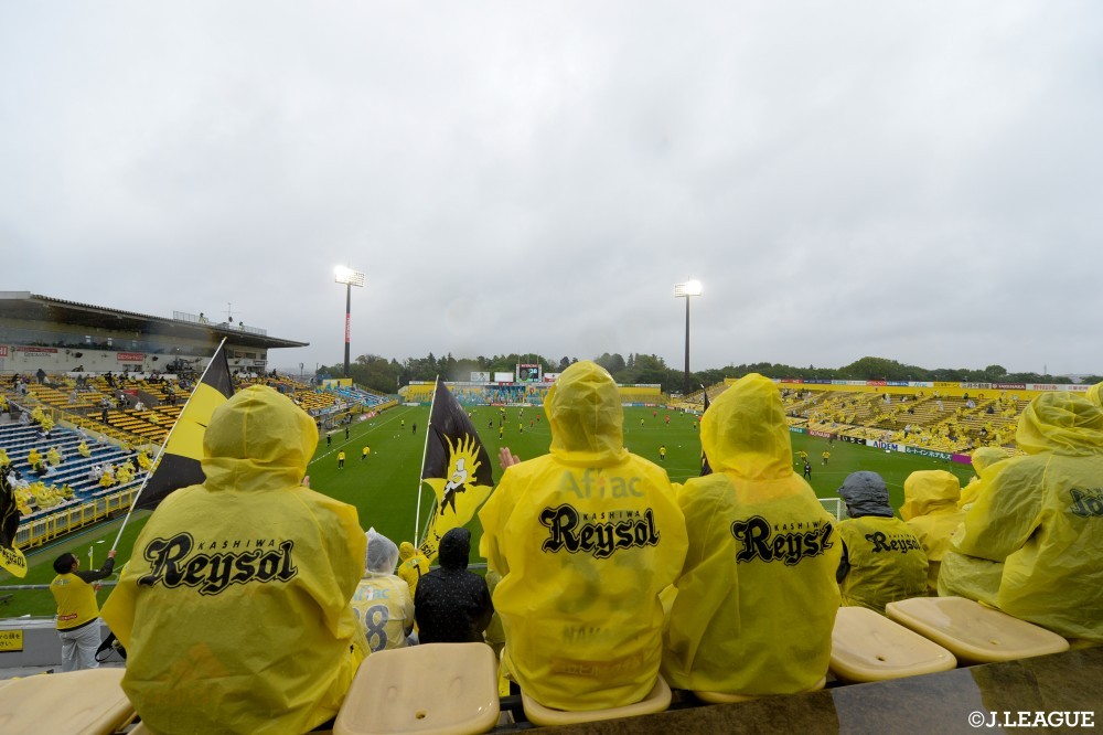 雨でも試合を楽しもう 雨の日サッカー観戦のおすすめアイテムを紹介します ｊリーグ Jp