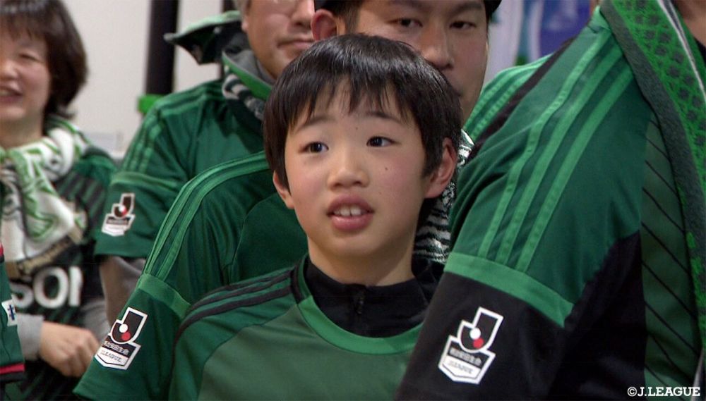 松本山雅fcが地球の裏側で話題に 世界的歌手とのコラボの真相に迫る ｊリーグ Jp