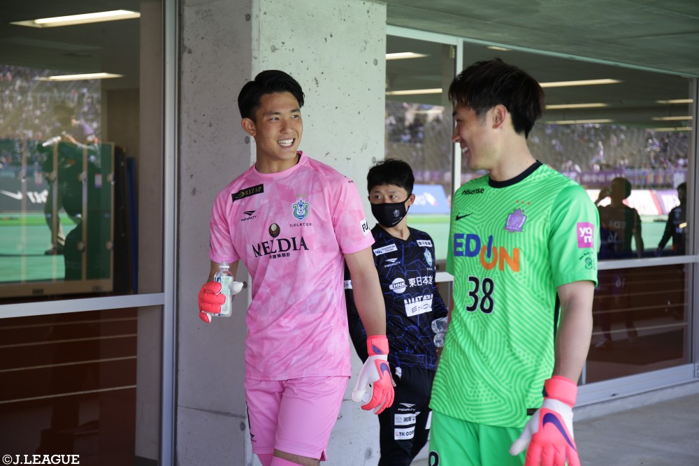 【サイン付き】谷晃生 湘南 ベルマーレ ユニフォーム Oサイズ 谷晃生 2022 Jリーグオフィシャルトレカ Jカード 湘南ベルマーレ