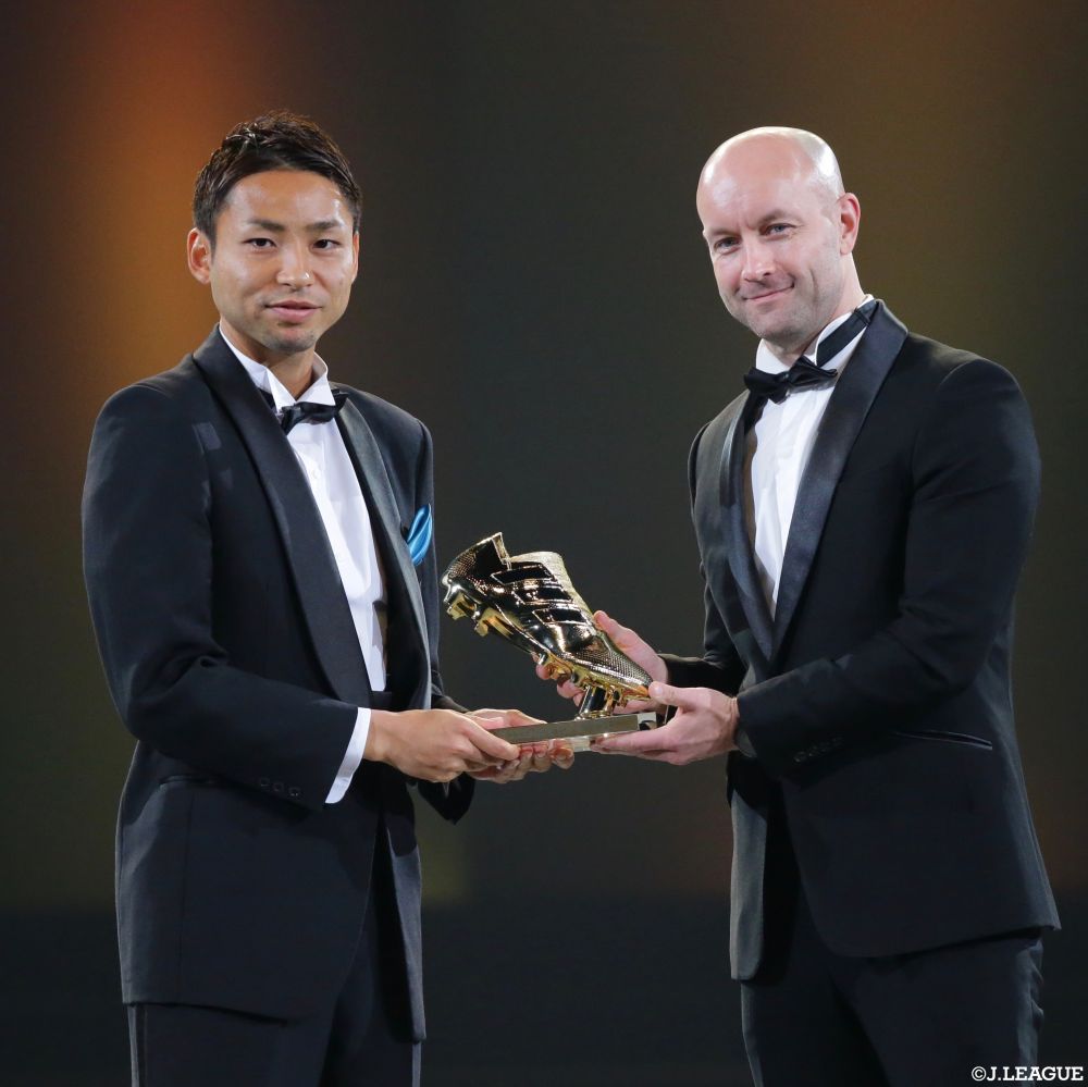 祝・得点王＆MVP！2017年、最も輝いたのは…小林悠！：Jリーグ.jp