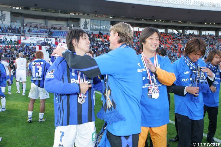 まさに鉄人 日本で最も多くの試合に出場した男 遠藤保仁 の履歴書 ｊリーグ Jp