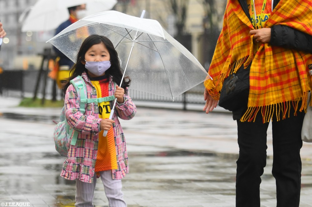 雨の日だって忘れられない一日に 空模様は関係ない 雨の日だって楽しめる６つの観戦グッズを紹介 ｊリーグ Jp