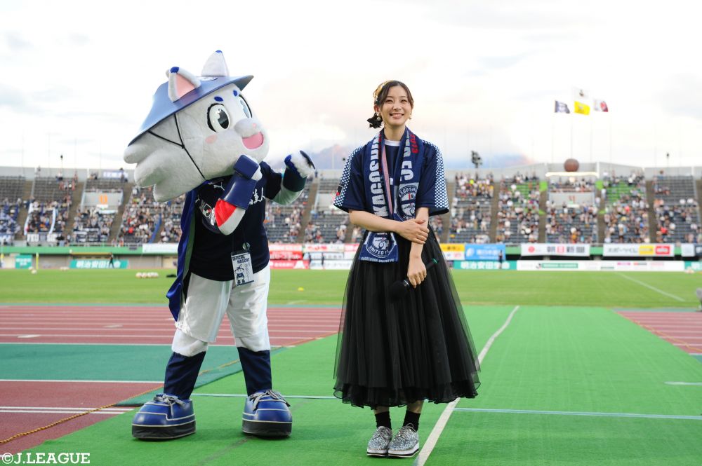 世界的ミュージシャンから有名キャラクターまで 今年は誰が来た ｊリーグのスタジアムに来場した有名人まとめ ｊリーグ Jp