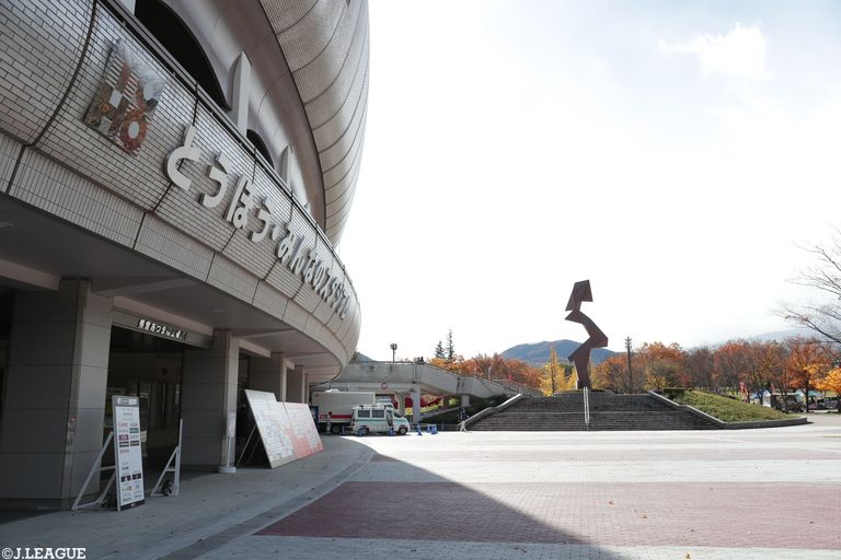 秋到来 スタジアムで秋を満喫しよう 紅葉を楽しめるスタジアムまとめ ｊリーグ Jp